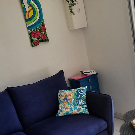 Bel appartement privé, magnifique vue sur la mer des Caraibes et jardin clos, WiFi, à 2mn de la plage Sainte-Luce Esterno foto
