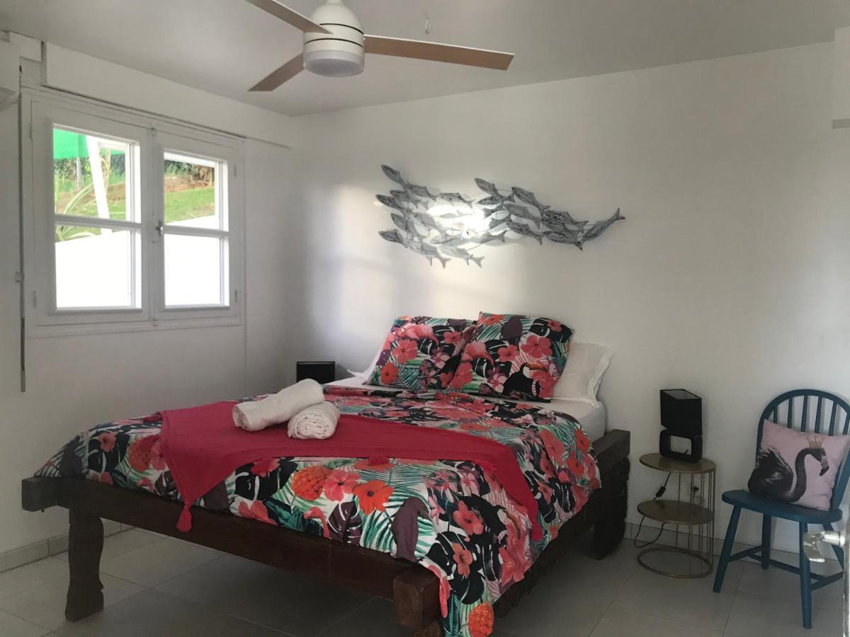 Bel appartement privé, magnifique vue sur la mer des Caraibes et jardin clos, WiFi, à 2mn de la plage Sainte-Luce Esterno foto