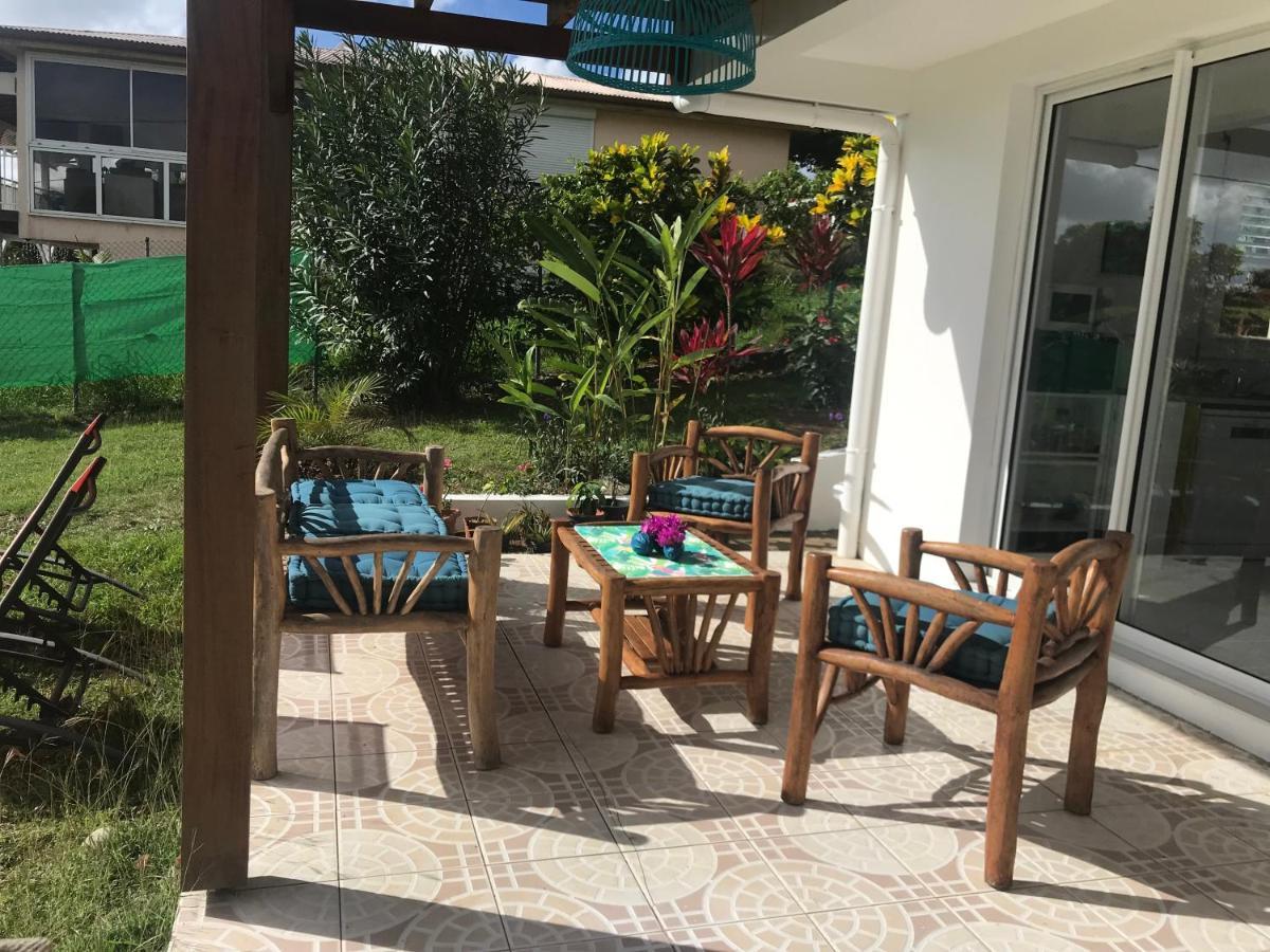 Bel appartement privé, magnifique vue sur la mer des Caraibes et jardin clos, WiFi, à 2mn de la plage Sainte-Luce Esterno foto
