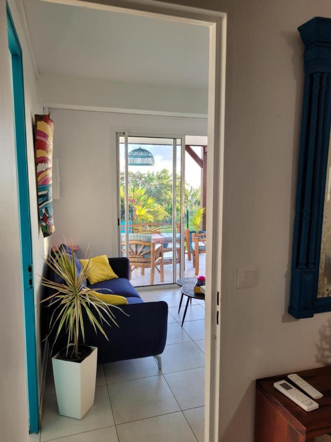 Bel appartement privé, magnifique vue sur la mer des Caraibes et jardin clos, WiFi, à 2mn de la plage Sainte-Luce Esterno foto
